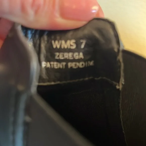 NWOT, Report Zerega Black Vegan Leather Ankle Booties - Picture 8 of 9